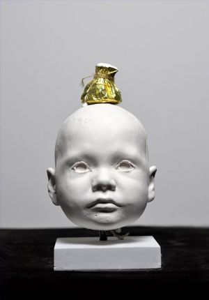 贝尼亚特·伊特莱西亚斯的当代艺术作品《富含白色物质的男孩》