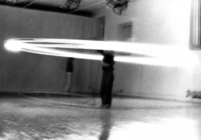 约瑟夫·尼克维多 当代装置艺术作品 -  《麻烦的灯光》