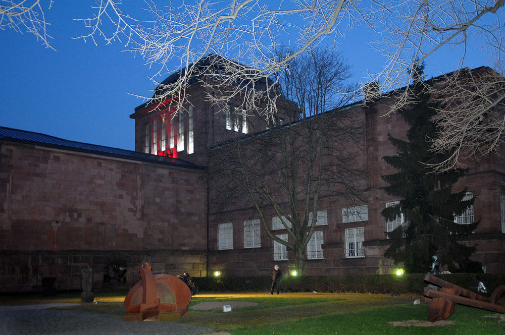 娜塔莉·布劳恩·巴伦德作品《曼海姆比林堡博物馆的天堂灯光装置》