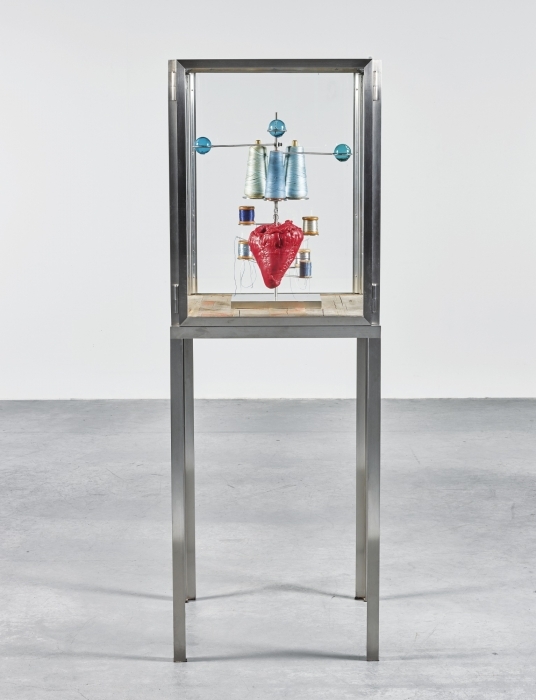 女艺术家路易丝•布尔乔亚的装置艺术作品竞拍价达87万余英镑