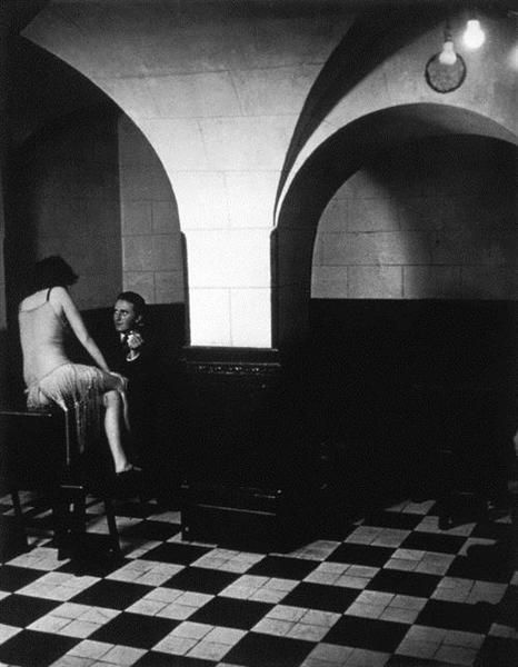 布拉塞 当代摄影作品 -  《修道院妓院,1931》
