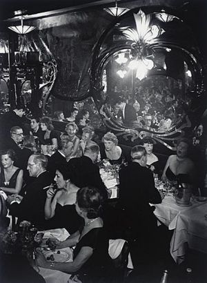 当代摄影 - 《巴黎红磨坊1937》