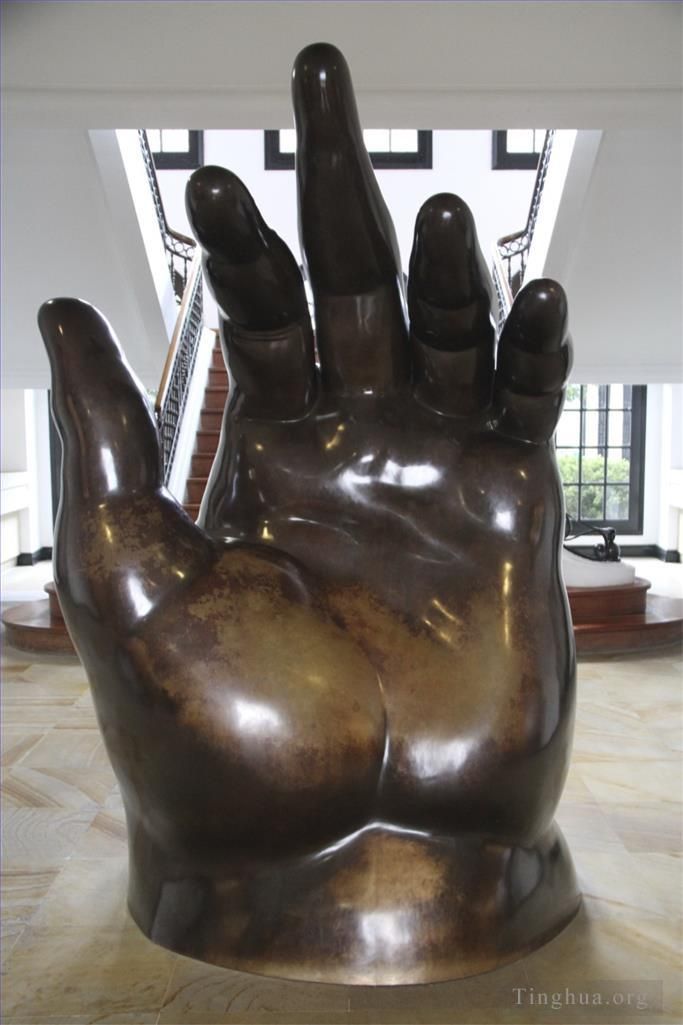 费尔南多·波特罗 当代雕塑作品 -  《手》