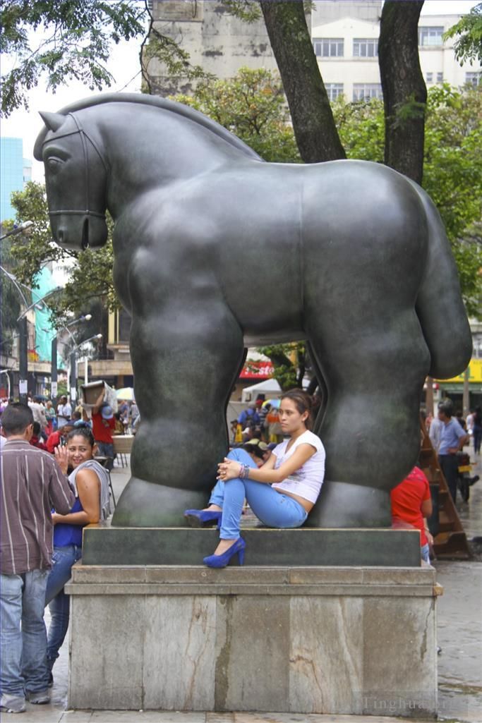 费尔南多·波特罗 当代雕塑作品 -  《马2》