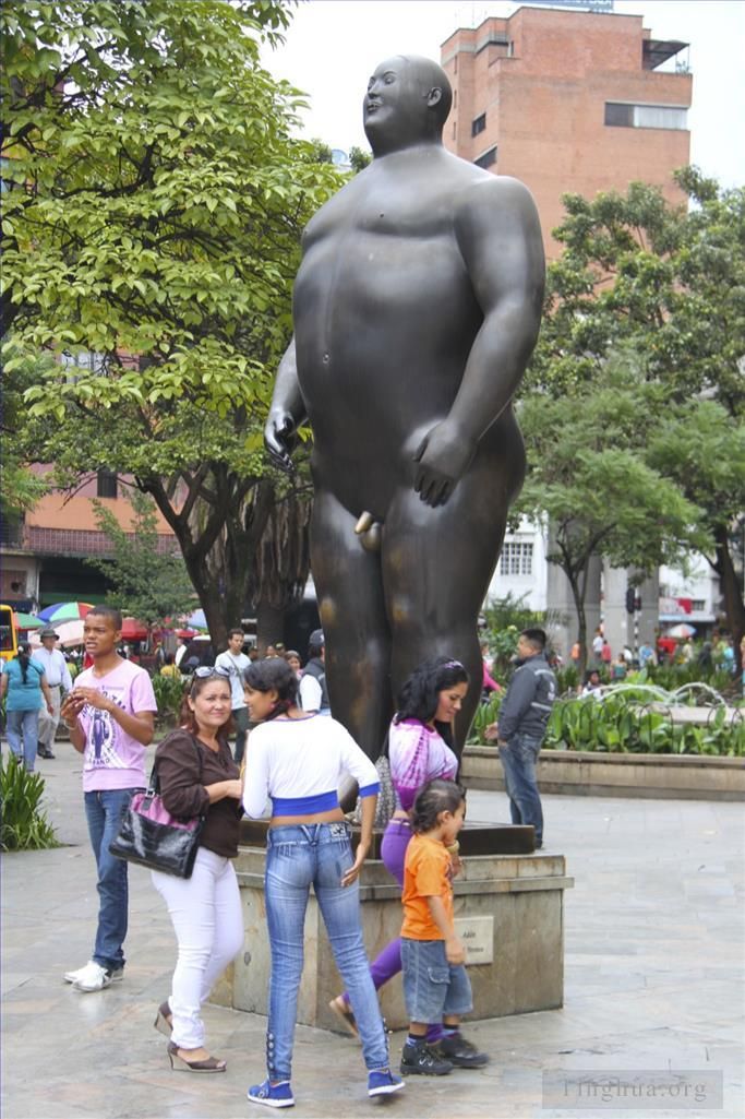 费尔南多·波特罗 当代雕塑作品 -  《男人》