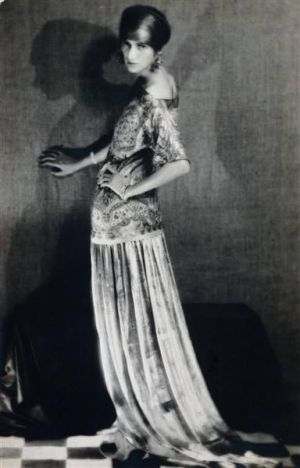 曼·雷的当代艺术作品《佩吉·古根海姆,1924》
