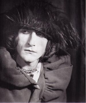 曼·雷的当代艺术作品《罗斯·塞拉维,(Rose,Selavy),1921,年的肖像》