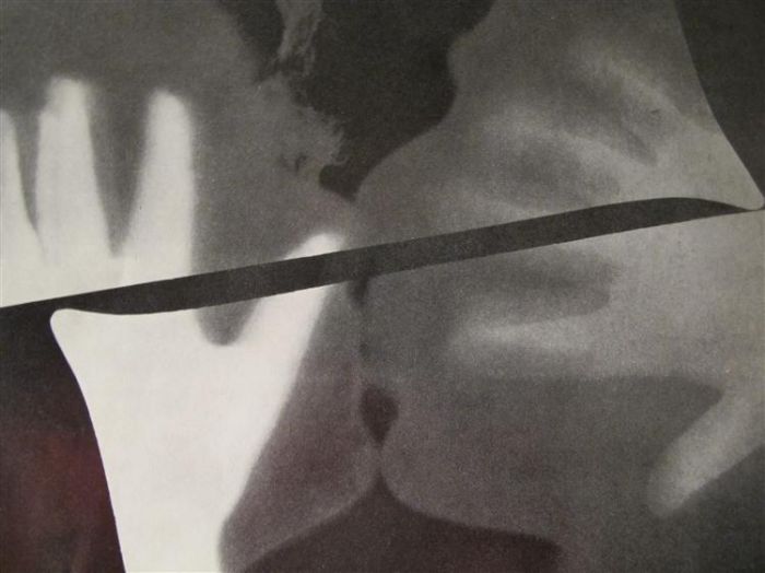 曼·雷 当代摄影作品 -  《射线照相之吻,1922》