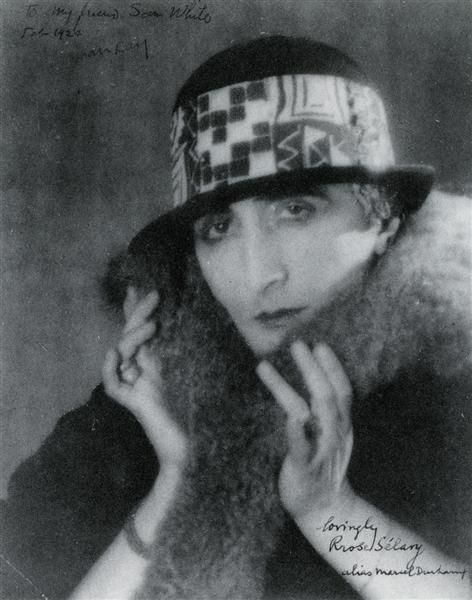 曼·雷 当代摄影作品 -  《罗斯·塞拉维,别名,马塞尔·杜尚,1921》