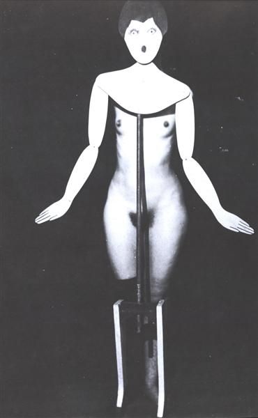 曼·雷 当代摄影作品 -  《独立的裙子,1920》