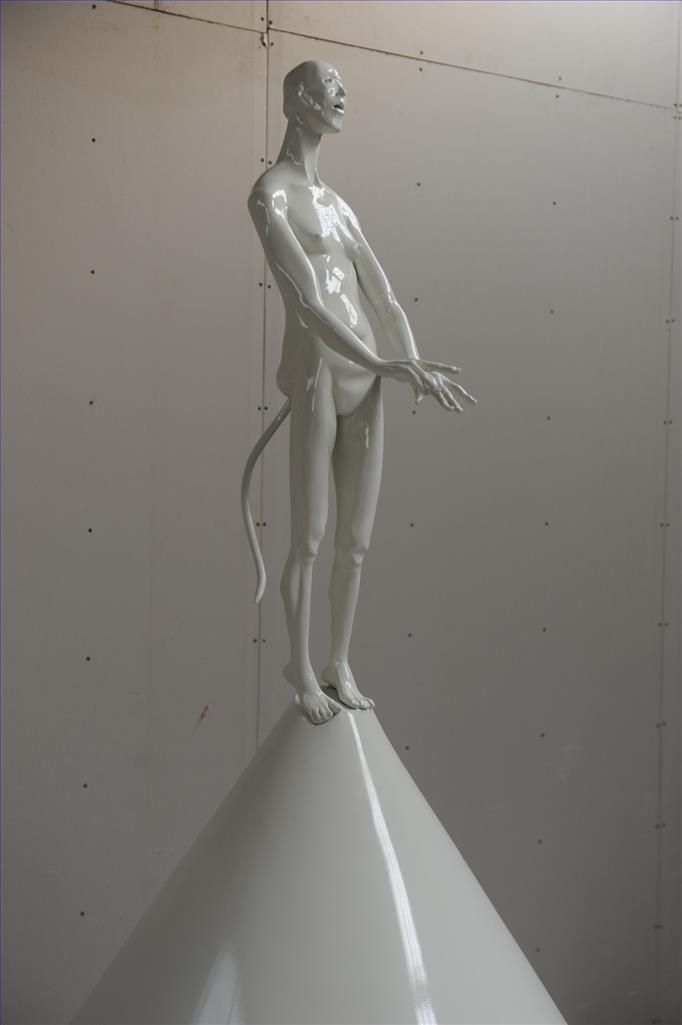 韦天瑜 当代雕塑作品 -  《人类后人性2》