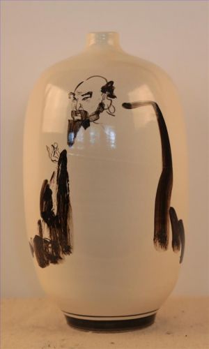 萧楠的当代艺术作品《磁州十八罗汉梅花瓶3》